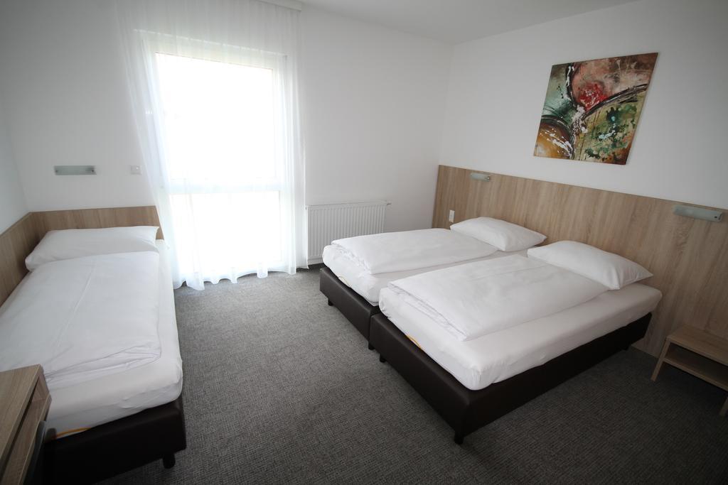Bernstein-Motel Marchegg Dış mekan fotoğraf